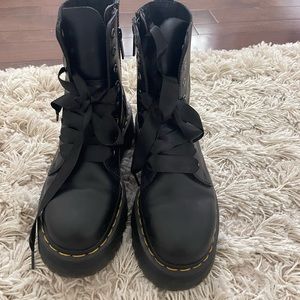 Platform doc martens